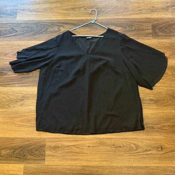 BloomChic Black Blouse Women’s Plus Size 26 Short Sleeve Flowy Top NWOT - Picture 1 of 7